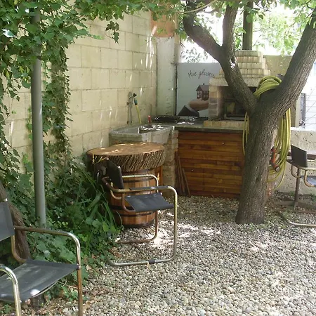 Greek Neighbourhood